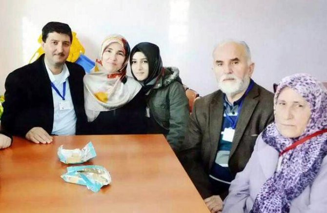 Dört kız annesi, tutuklu ev hanımından Sare Davutoğlu'na mektup