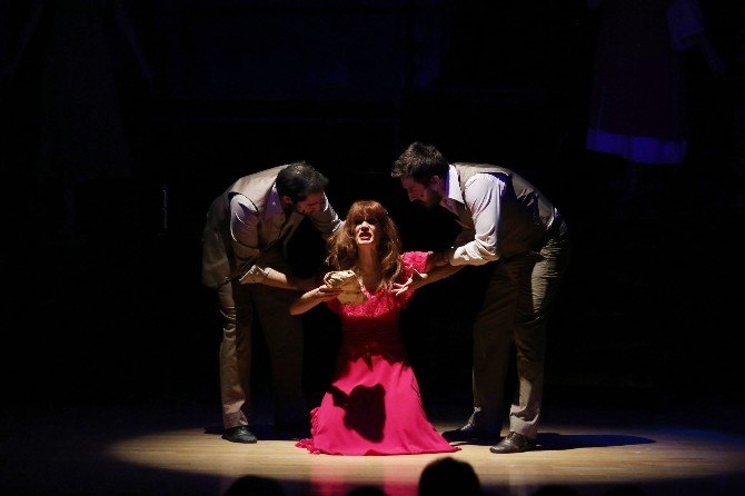 Yenimahalle Fosforlu Cevriye’nin Buruk Aşkını İzledi