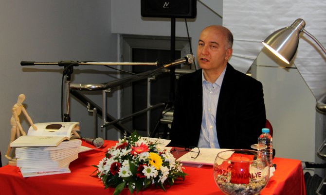 Çankaya'da 'Kırmızı Sandalye Öykü Günleri' başladı