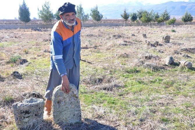 Gaziantep’te Kayı Boyuna Ait Mezarlar Bulundu