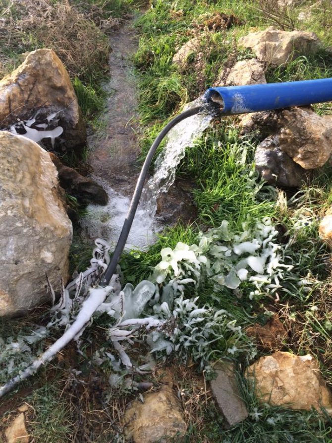 Köylerde su boruları buz tuttu