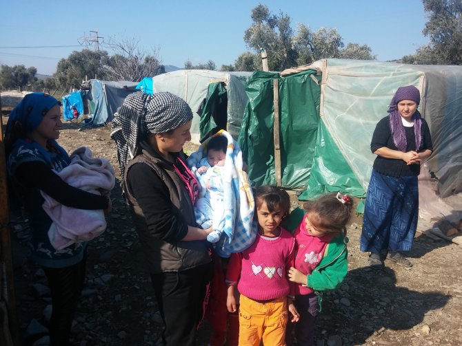 Yaklaşık 2 bin Suriyeli naylon çadırlarda yaşam savaşı veriyor