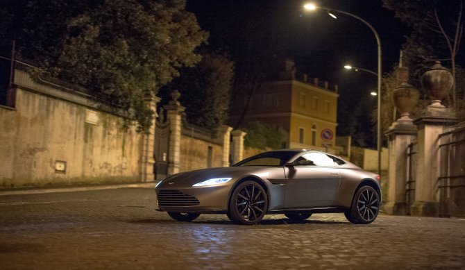 James Bond’un Aston Martin’i açık artırmada