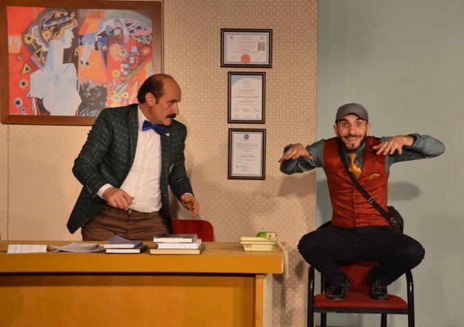 Mizah Sanatı Derneği Gugulumdakiler Tiyatrosu “46’Lıklar” Komedi Oyunuyla Perdelerini Açıyor