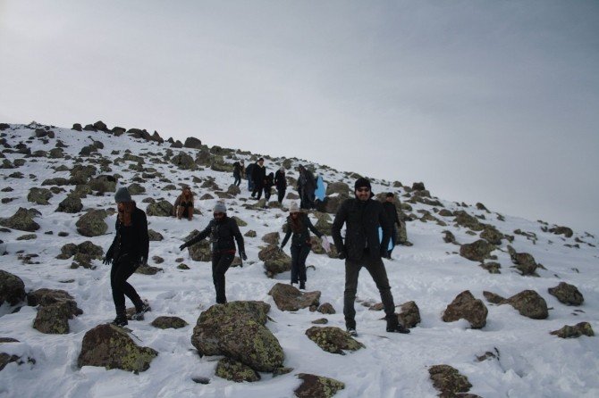 Şanlıurfalı Dağcılar Karacadağ’a Tırmandı