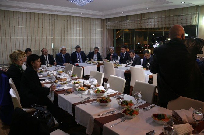 Başkan Karaçanta İstanbul’da Basınla Buluştu