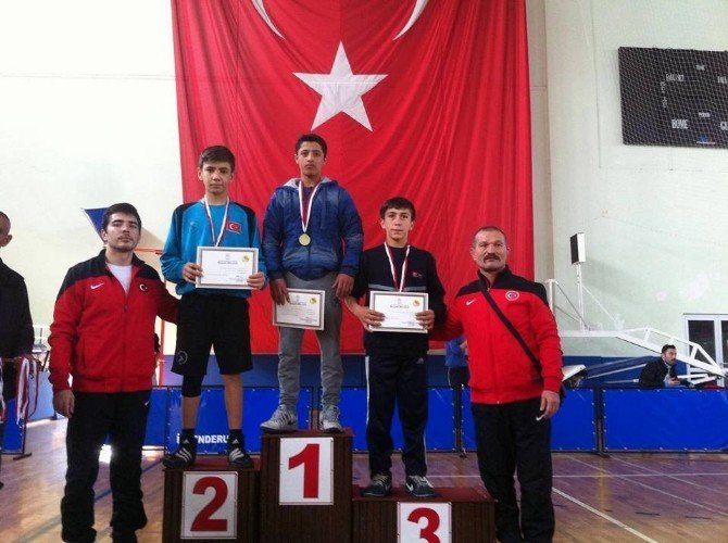 Battalgazi Belediye Spor Güreş Takımından Büyük Başarı