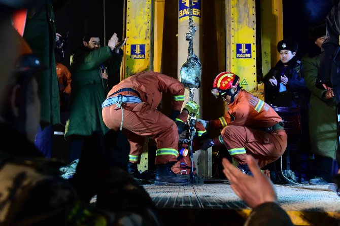 Çin'deki 4 madenci 36 gün sonra kurtarıldı