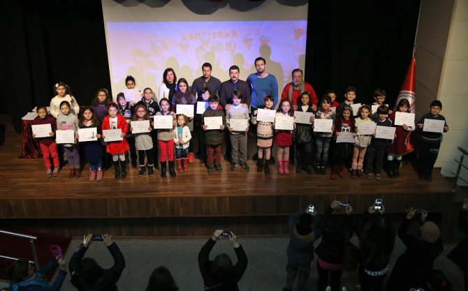 Karşıyaka Belediyesi Çocuk Kulübü'nde sertifika heyecanı
