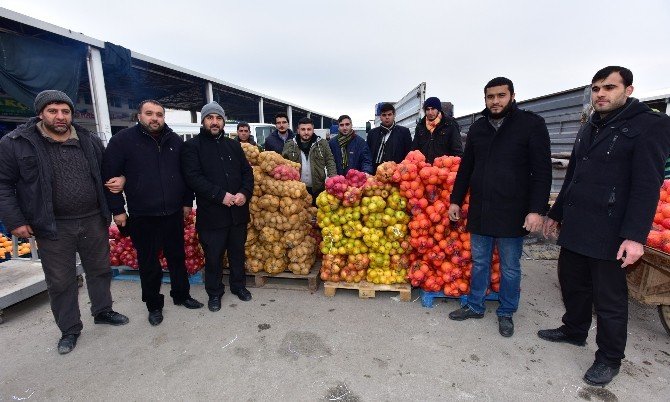 Güvenlik Güçlerine 2 Ton Sebze Ve Meyve Gönderildi