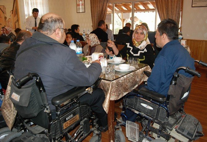 Engellilerden Birlik Ve Beraberlik Yemeği
