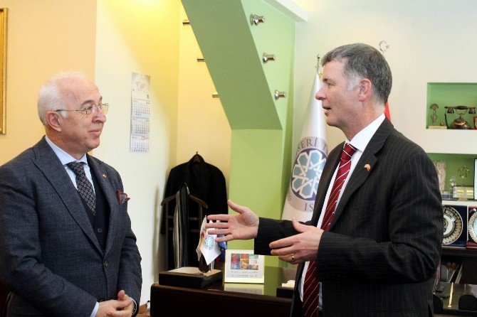 İngiltere Büyükelçisi Moore, KTO’yu Ziyaret Etti