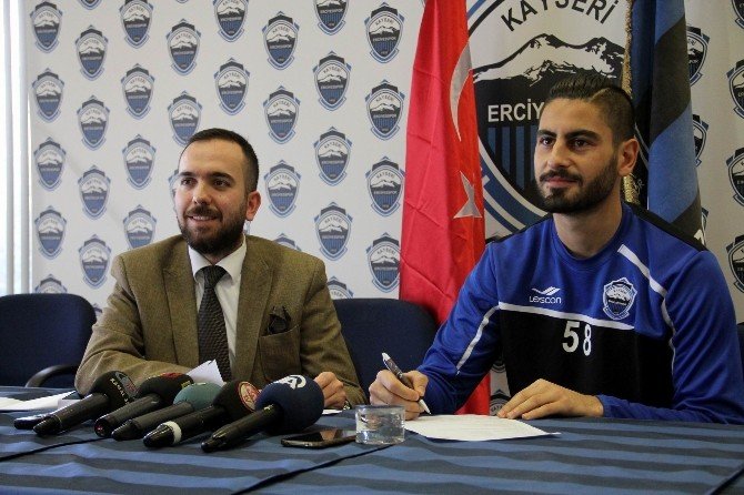Kayseri Erciyesspor 6 Futbolcuyu Renklerine Bağladı