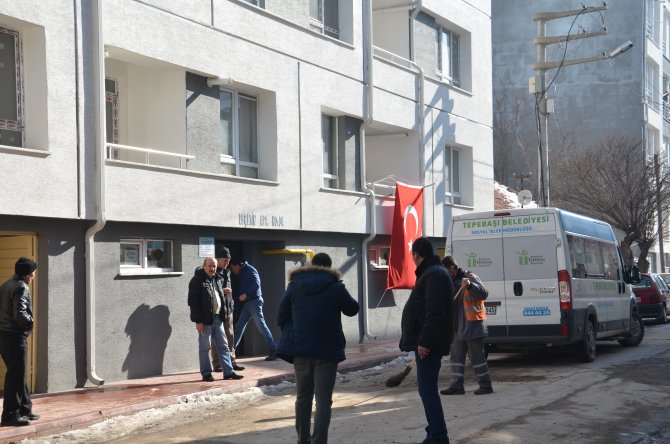 Şehit Jandarma Uzman Çavuş Uslu'nun baba evine ateş düştü