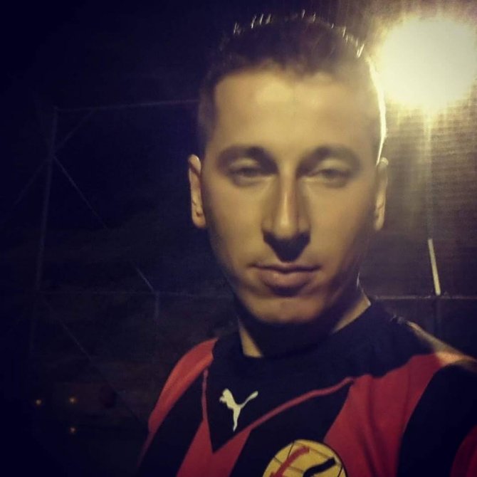 Şehit Jandarma Uzman Çavuş Uslu'nun baba evine ateş düştü