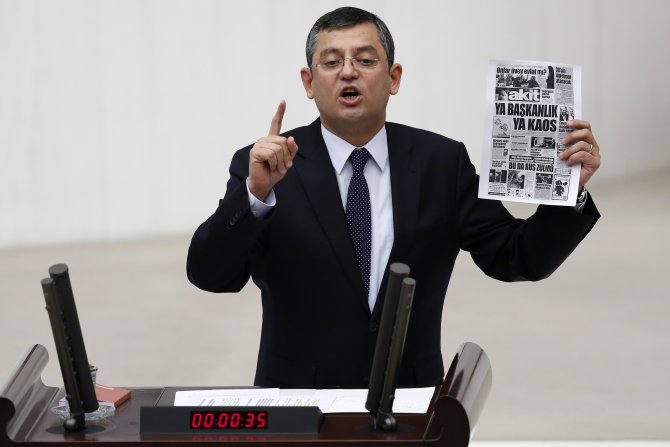 CHP'li Özel: Birileri Parlamentoyu tıkamaya, işlevsizleştirmeye çalışıyor