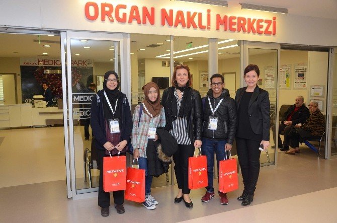 Yabancı Öğrencilerden Hastane Ziyareti
