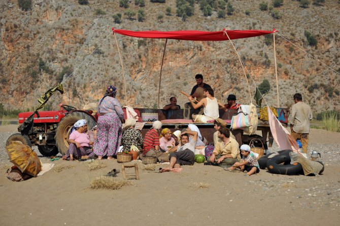 Seyirciden İftarlık Gazoz ve Cem Yılmaz'a övgü
