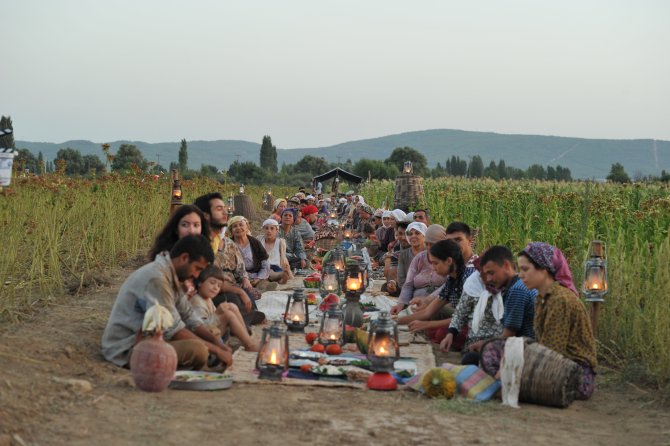 Seyirciden İftarlık Gazoz ve Cem Yılmaz'a övgü