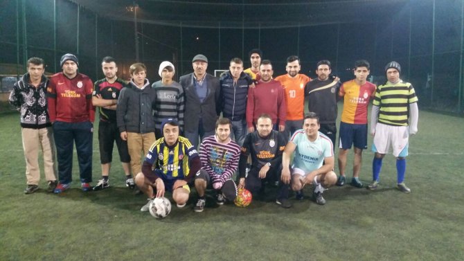 Önce camiye sonra halı sahaya