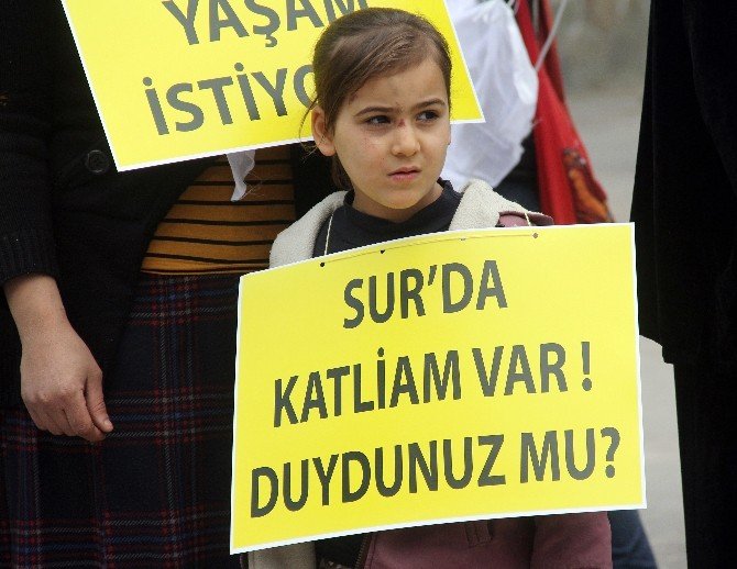 Adana’da HDP’li Kadınlardan Eylem