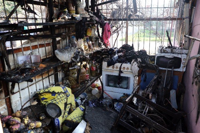 Antalya’da Ev Yangını: 2 Ölü