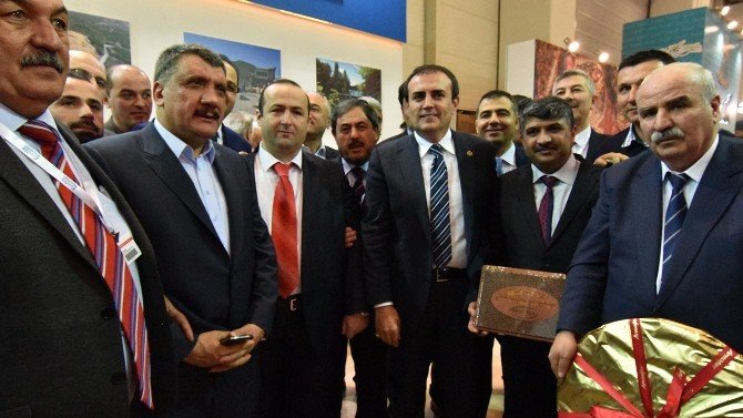 Başkan Gürkan, EMITT Fuarını Gezdi