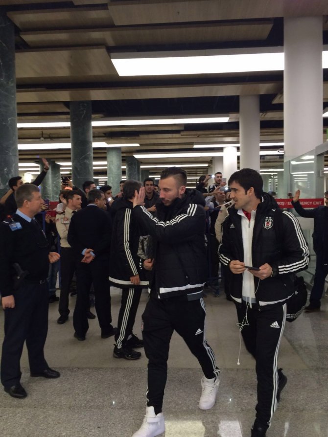 Beşiktaş, Bucaspor maçı için İzmir'e geldi