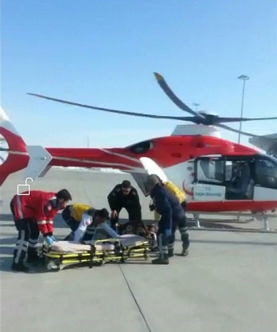 70 Yaşındaki Kadın Hava Ambulansıyla Kurtarıldı