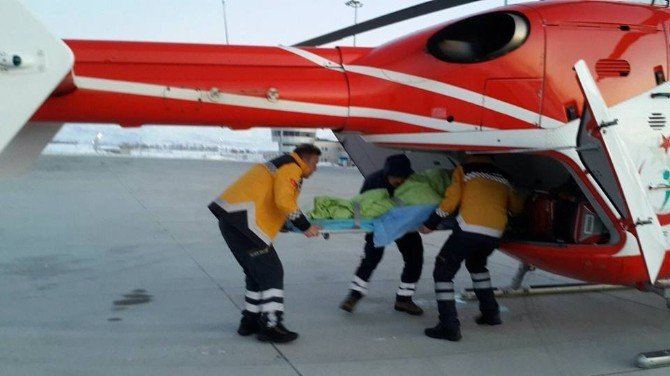 70 Yaşındaki Kadın Hava Ambulansıyla Kurtarıldı