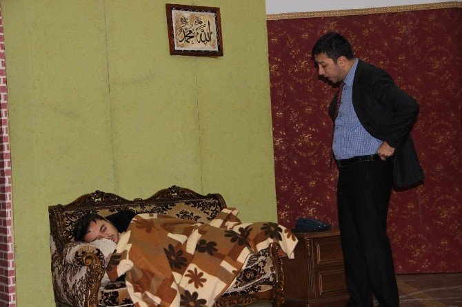 “Bir Şubat Evi” İsimli Tiyatro Nevşehir’de Sergilendi