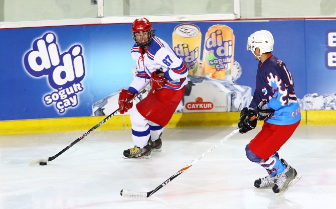 Buz Hokeyi Süper Ligi'ne iki maçla devam edildi