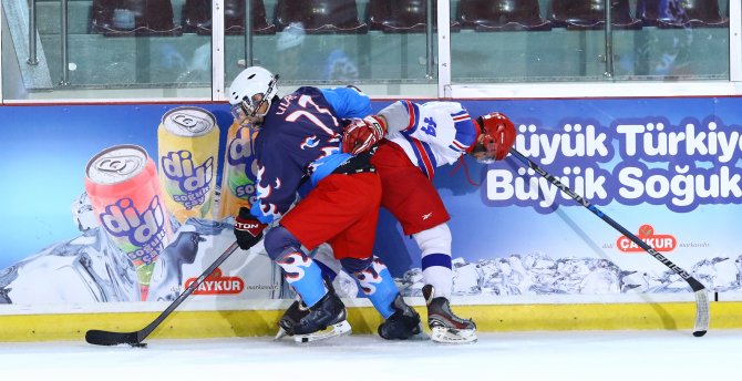Buz Hokeyi Süper Ligi'ne iki maçla devam edildi