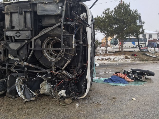 Çankırı’da otobüs devrildi: 18 yaralı