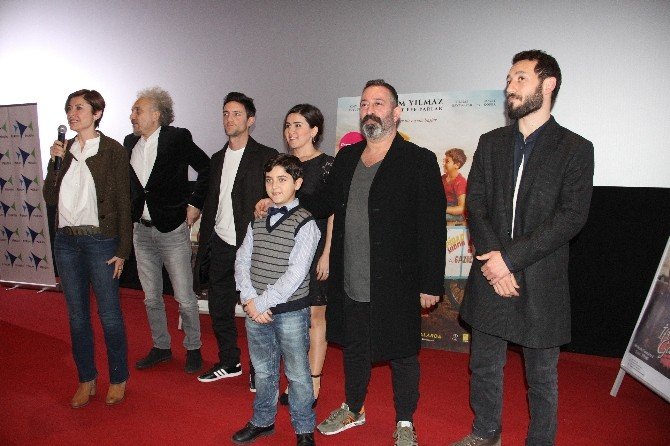Cem Yılmaz, Mersin’de İftarlık Gazoz Filminin Galasına Katıldı
