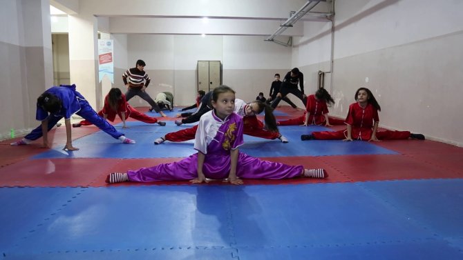 Diyarbakırlı Oya, madalyalara doymuyor