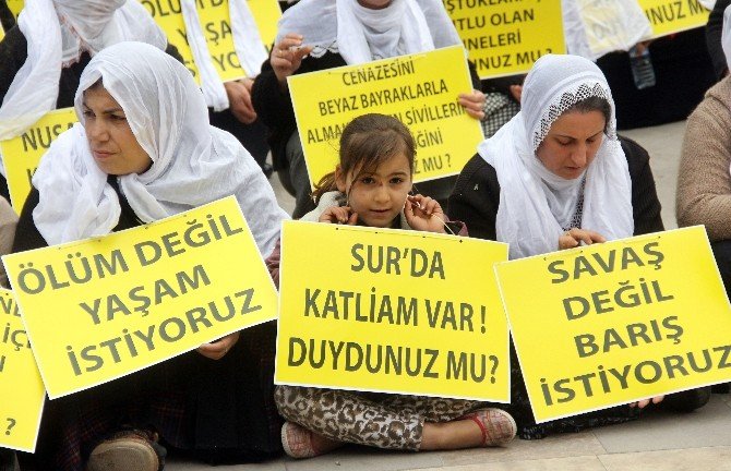 Adana’da HDP’li Kadınlardan Eylem