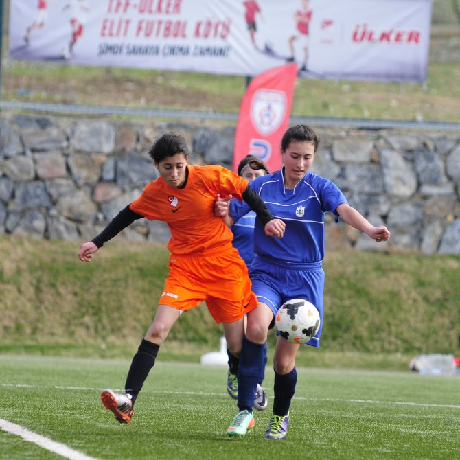 TFF-Ülker Elit Kız Köyü kapsamında 4'lü futbol turnuvası tamamlandı