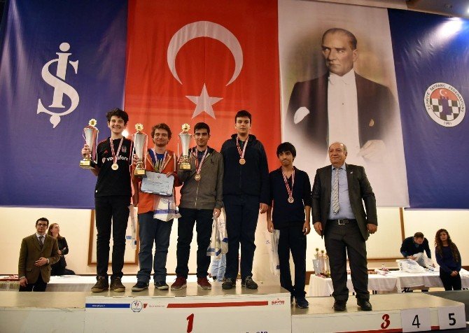 Satranç Şöleni Ödül Töreniyle Sona Erdi