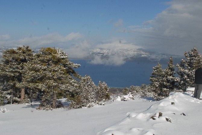 Göl Manzaralı Kayak Tesisi, Ziyaretçilerini Bekliyor