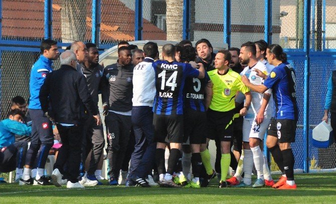 Adana Demirspor - Kayseri Erciyesspor Maçında Kavga Çıktı