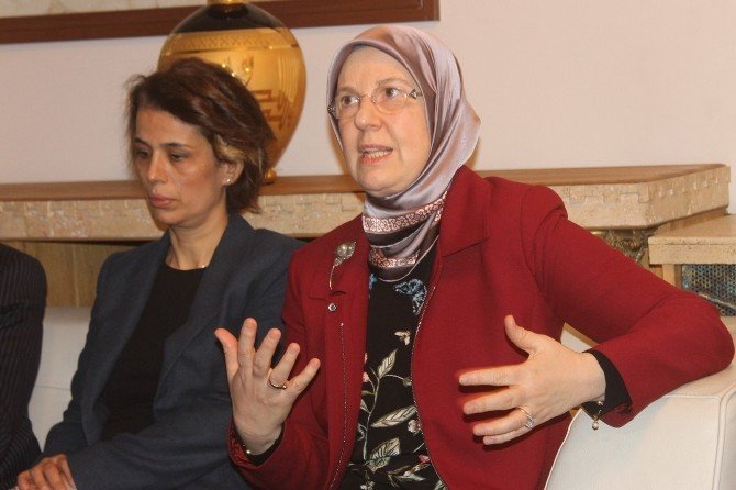 Bakan Ramazanoğlu: "Silopi’de 100 Kişilik Bir Ekibimiz Sahada Çalışıyor"