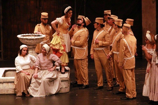 ’Carmen’ Operasının Prömiyeri Kapalı Gişe Oynadı