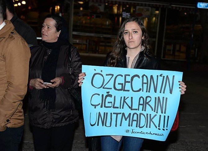 CHP’li Gençler, Bağdat Caddesi’ndeki Tecavüz Olayını Protesto Etti