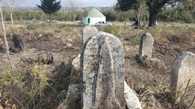 Osmanlı Dönemine Ait Mezarlık, İlgisizlik Ve Bakımsızlıktan Harabeye Döndü