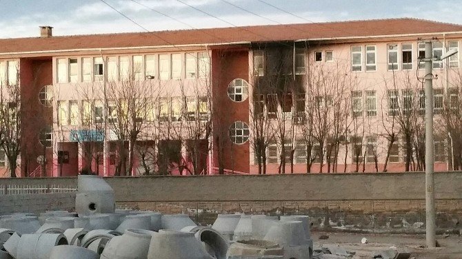 Teröristler Şırnak’ta 3 Okul Yaktı