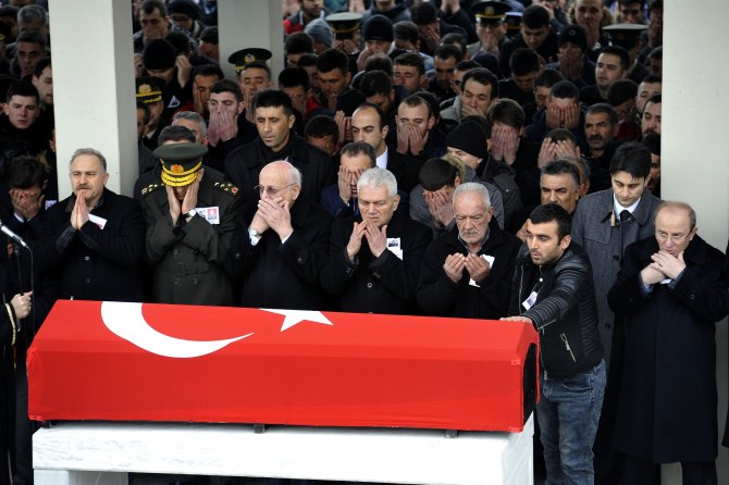 Şehit bordo bereli Selçuk Paker son yolculuğuna uğurlandı