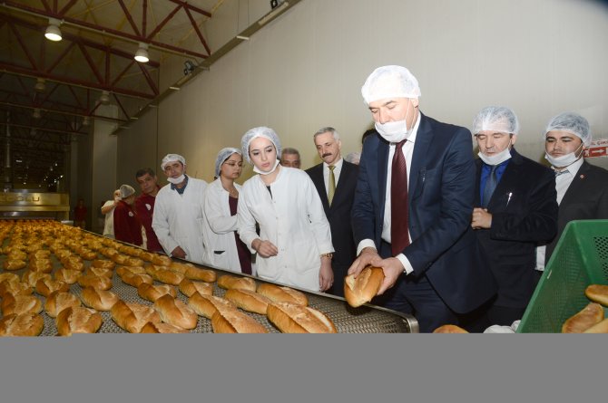 Adana Büyükşehir Belediyesi 250 gram ekmeği 50 kuruşa satıyor