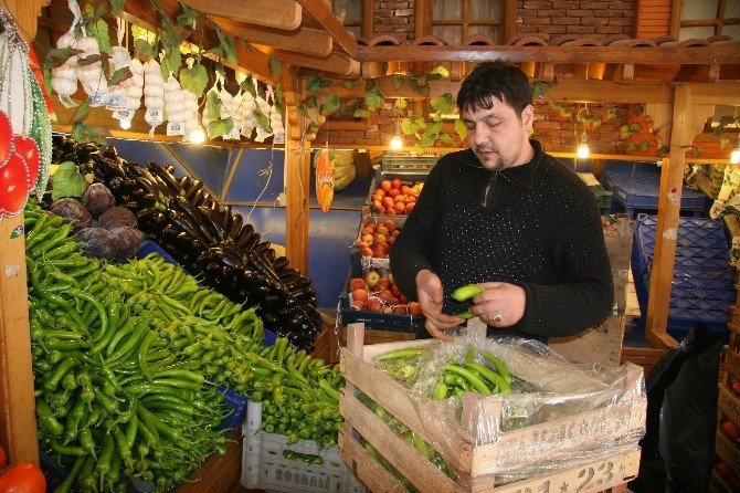 Afyonkarahisar’da Yaş Sebze Ve Meyve Fiyatları