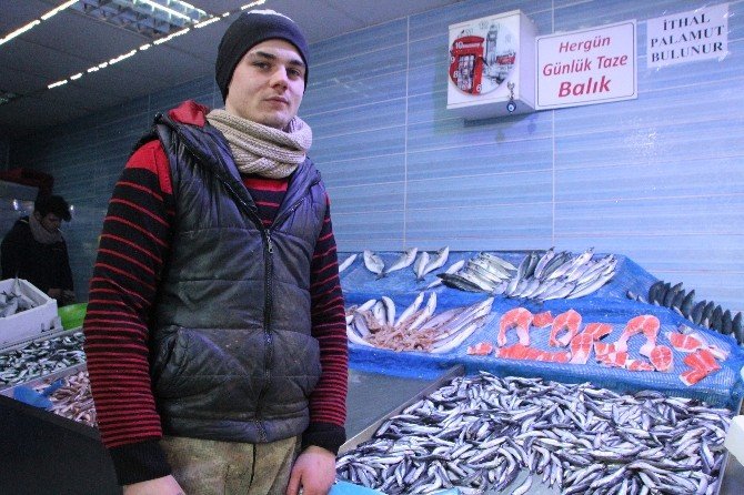 Talep Çok Olunca Balığın Azlığı Fiyatlara Yansıdı